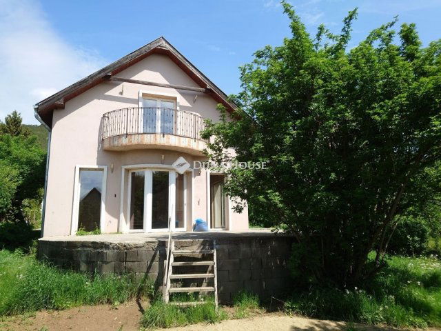 Eladó családi ház, Pilisborosjenőn 193 M Ft, 6 szobás