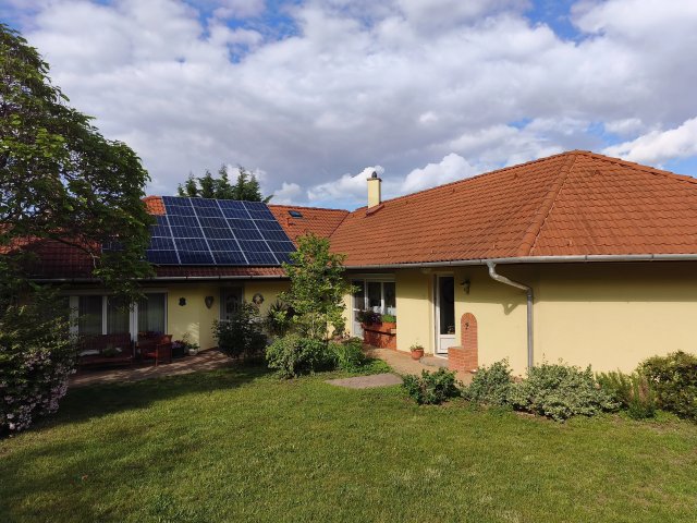 Eladó családi ház, Mogyoródon 179.99 M Ft, 4+1 szobás