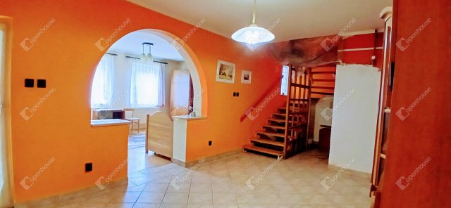 Eladó családi ház, Lentiben 74.9 M Ft, 5 szobás