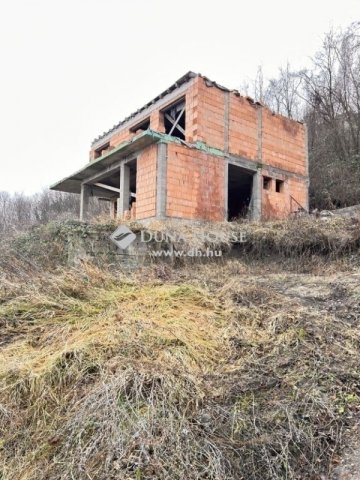 Eladó családi ház, Szentendrén 86 M Ft, 5 szobás