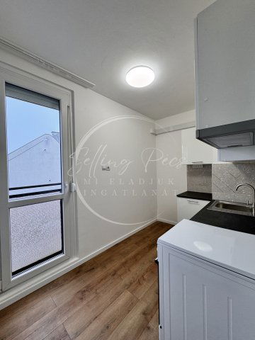 Eladó panellakás, Pécsett, József Attila utcában 57.9 M Ft