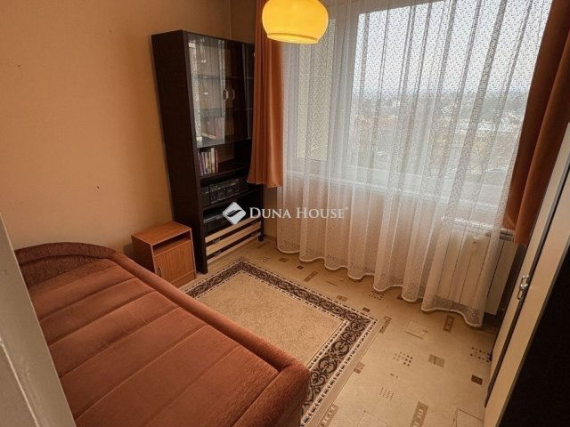 Eladó panellakás, Dunakeszin 73.5 M Ft, 3 szobás