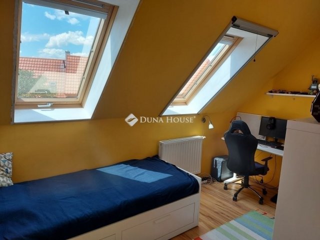 Eladó téglalakás, Sukorón 94.5 M Ft, 3 szobás