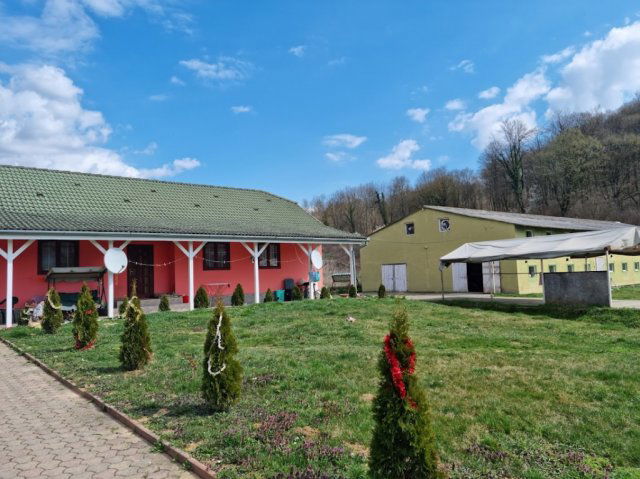 Eladó családi ház, Komlón 85 M Ft, 2+4 szobás