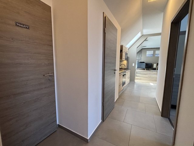 Kiadó iroda, Tatán 375 E Ft / hó, 3 szobás