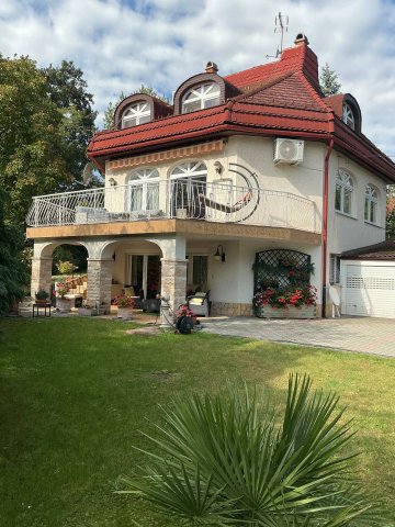 Eladó családi ház, Tahitótfalun 173 M Ft, 5+1 szobás