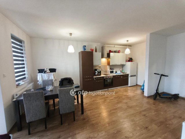 Eladó téglalakás, Dabason 85 M Ft, 3 szobás