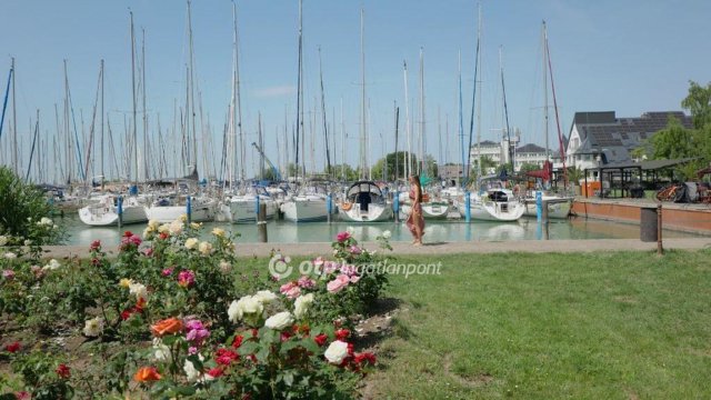 Eladó téglalakás, Balatonkenesén 60 M Ft, 2 szobás