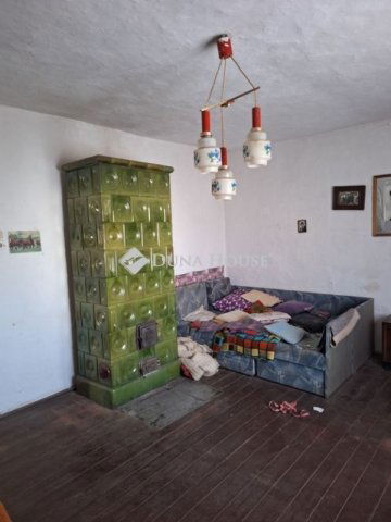 Eladó családi ház, Tetétlenen 5.7 M Ft, 2 szobás