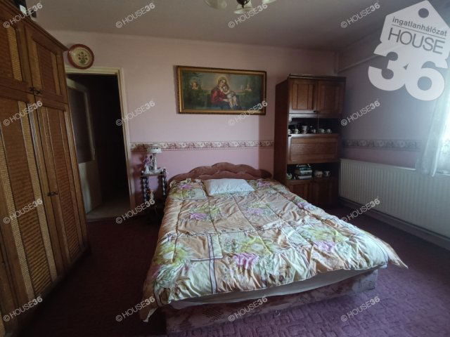 Eladó családi ház, Kiskunfélegyházán 32.9 M Ft, 5 szobás