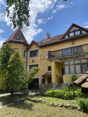 Eladó családi ház, Leányfaluban 370 M Ft, 28 szobás