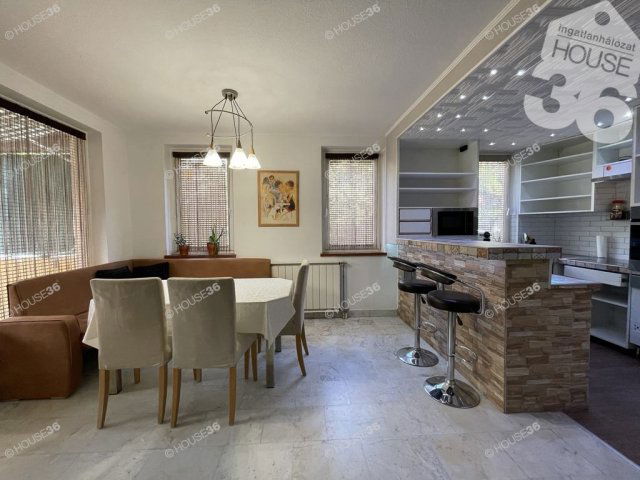 Eladó családi ház, Kecskeméten 75 M Ft, 4 szobás
