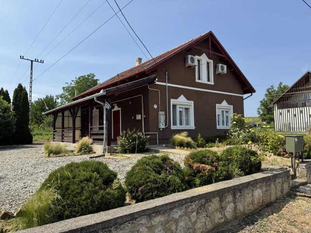 Eladó családi ház, Bodrogkeresztúron 160 M Ft, 5 szobás