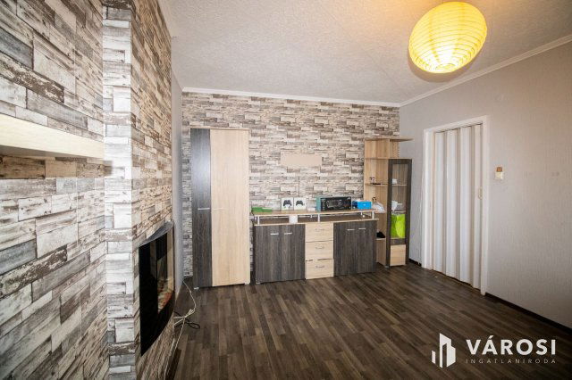 Eladó panellakás, Gyulán 27.5 M Ft, 2 szobás