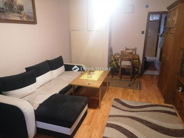 Eladó panellakás, Mohácson 22.9 M Ft, 1 szobás