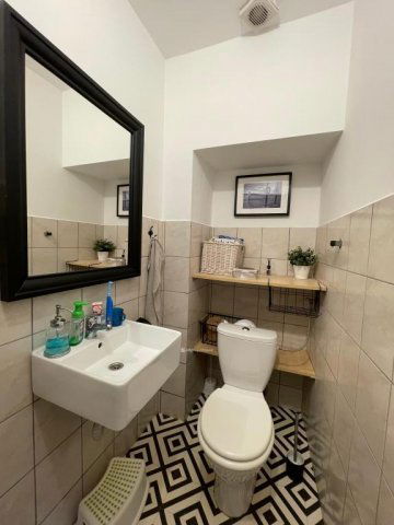 Eladó családi ház, Veszprémben 159 M Ft, 7 szobás