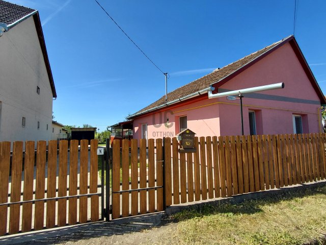 Eladó családi ház, Viszneken 27.9 M Ft, 3 szobás