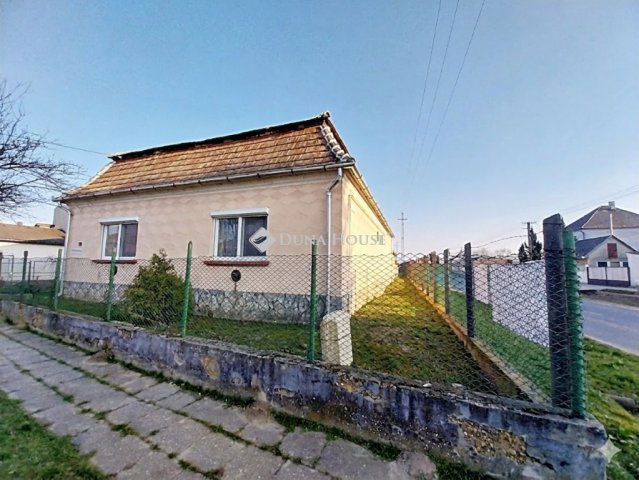 Eladó családi ház, Mocsán 55 M Ft, 3 szobás