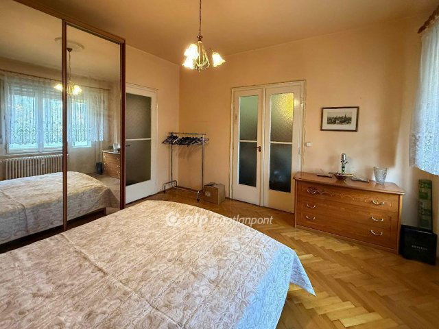 Eladó téglalakás, Budapesten, III. kerületben 97.5 M Ft