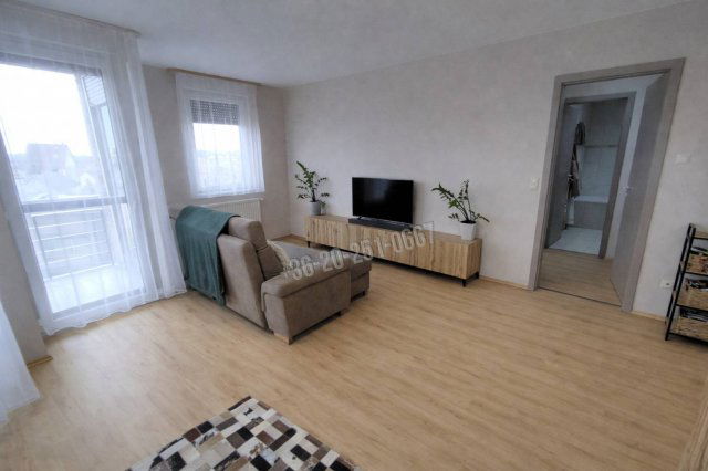 Eladó téglalakás, Mohácson 52.5 M Ft, 3 szobás