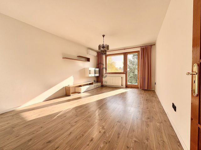 Eladó téglalakás, Győrött 95 M Ft, 3 szobás