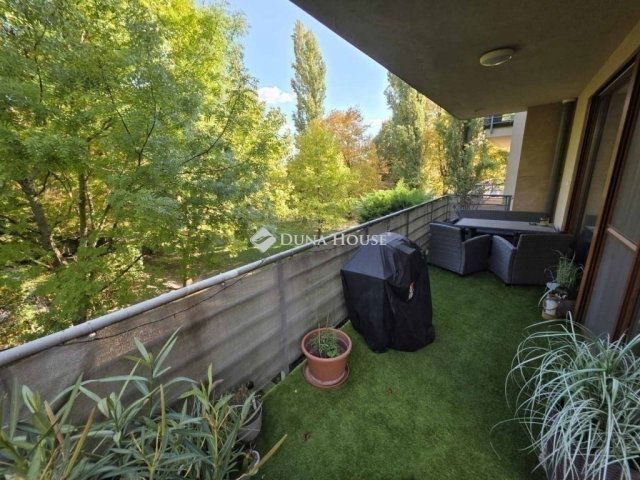 Eladó téglalakás, Budapesten, III. kerületben 139 M Ft, 3 szobás