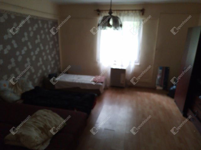 Eladó családi ház, Békésen 13.5 M Ft, 2 szobás