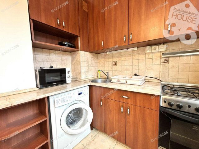 Eladó panellakás, Kecskeméten 36.9 M Ft, 1 szobás