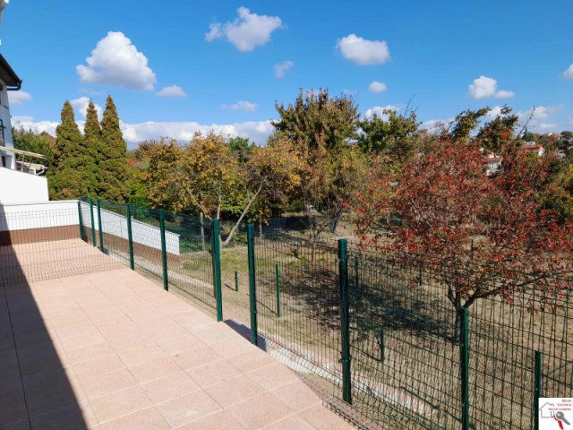 Eladó téglalakás, Pécsett 82 M Ft, 3 szobás