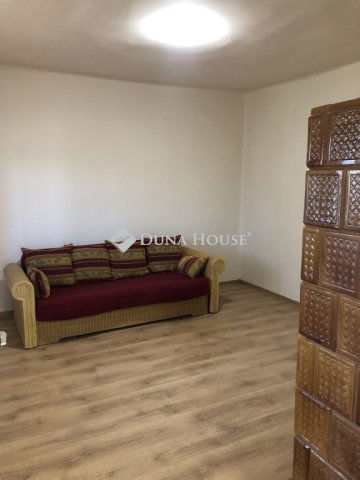 Eladó családi ház, Magyon 14.9 M Ft, 2 szobás