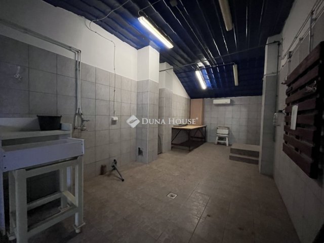 Eladó családi ház, Kiskörén 24 M Ft, 2 szobás