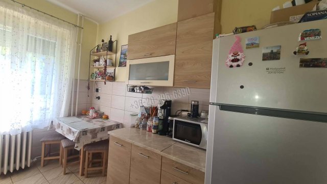 Eladó téglalakás, Dunaújvárosban 35.9 M Ft, 1+2 szobás