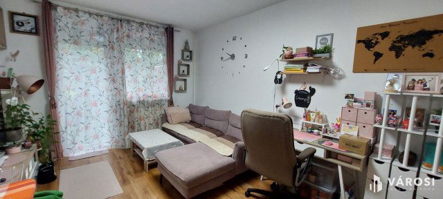 Eladó panellakás, Debrecenben 66.9 M Ft, 4 szobás