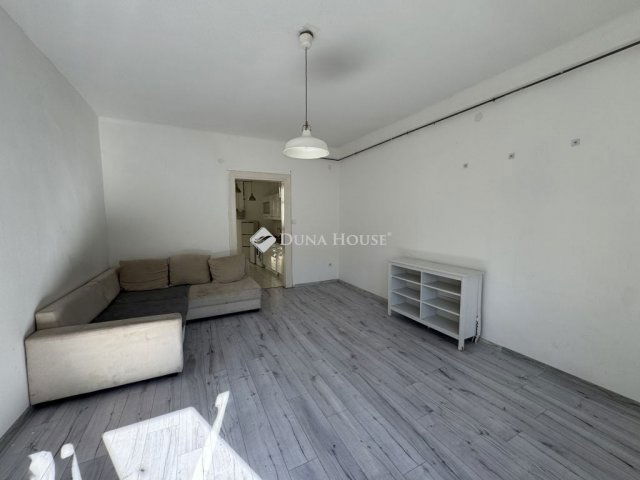 Eladó téglalakás, Budapesten, VII. kerületben 110 M Ft, 2 szobás