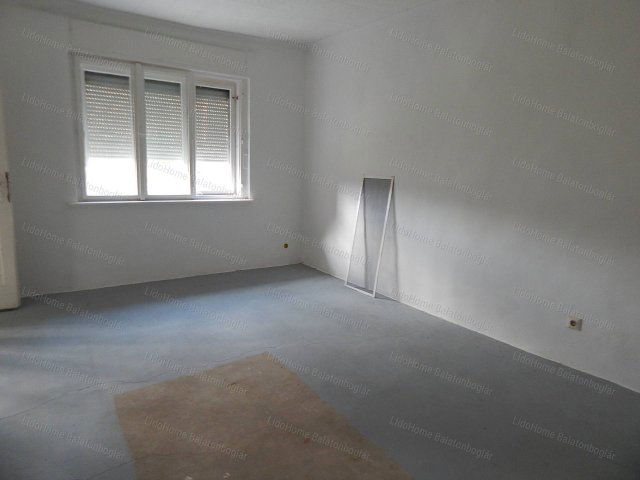 Eladó családi ház, Marcaliban 45 M Ft, 2 szobás