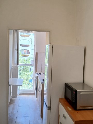Kiadó panellakás, albérlet, Pécsett 160 E Ft / hó, 2 szobás