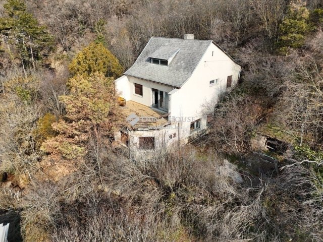 Eladó családi ház, Pécsett 84.9 M Ft, 5 szobás
