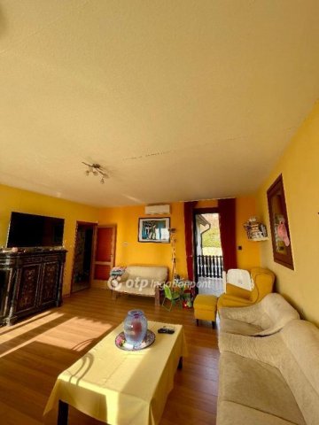 Eladó nyaraló, Balatonakarattyán 154 M Ft, 5+1 szobás