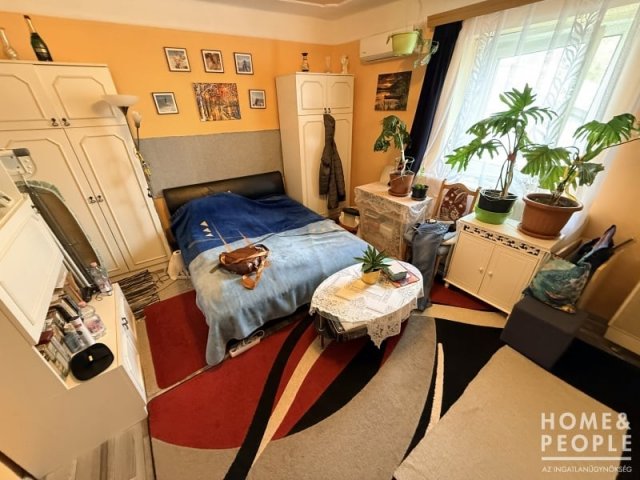 Eladó családi ház, Szegeden 83.999 M Ft, 2+1 szobás