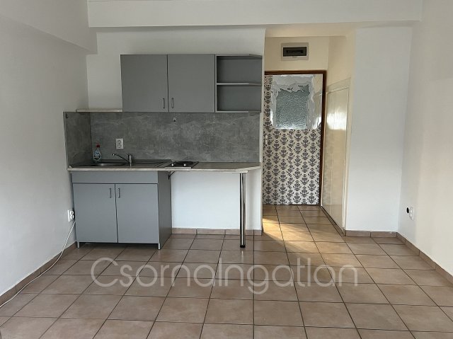 Kiadó téglalakás, albérlet, Kapuváron 85 E Ft / hó, 1 szobás