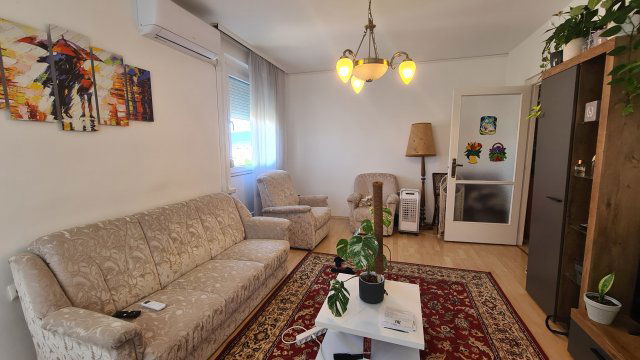Kiadó panellakás, albérlet, Pécsett 250 E Ft / hó, 3 szobás