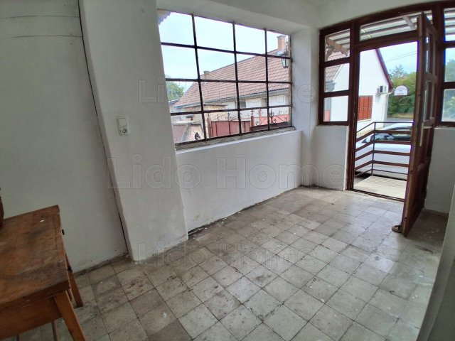 Eladó családi ház, Dombóváron 27 M Ft, 4+1 szobás