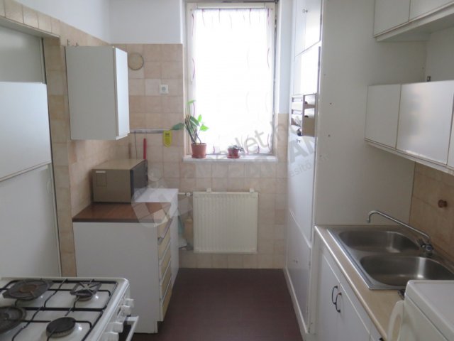 Kiadó téglalakás, albérlet, V. kerületben, Semmelweis utcában