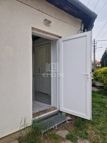 Kiadó üzlethelyiség, Székesfehérvárott 160 E Ft / hó