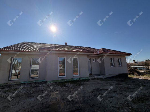 Eladó családi ház, Gyenesdiáson 135 M Ft, 4 szobás