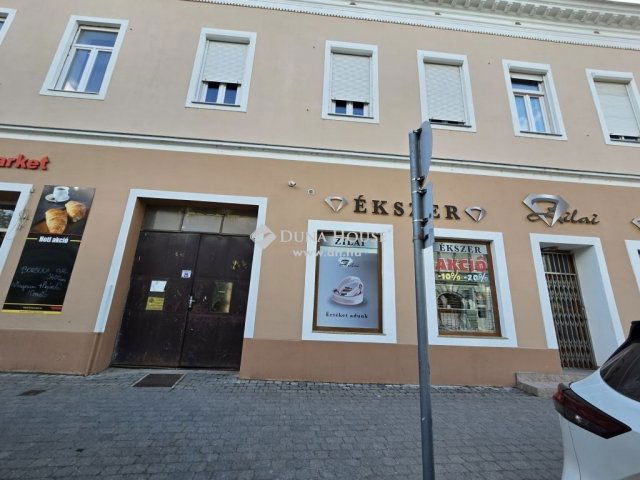 Eladó téglalakás, Siklóson 21.9 M Ft, 2 szobás