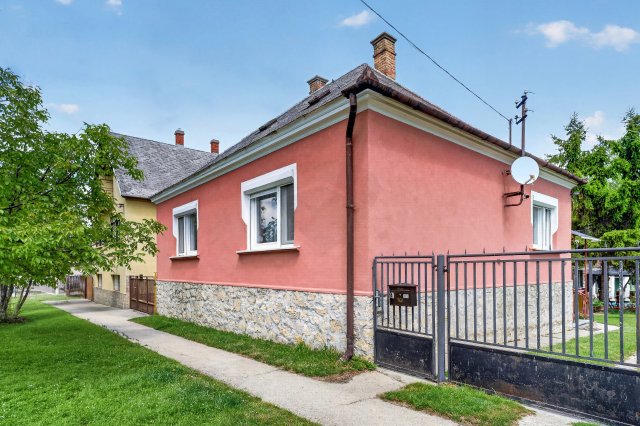 Eladó családi ház, Ácsteszéren 48 M Ft, 3 szobás