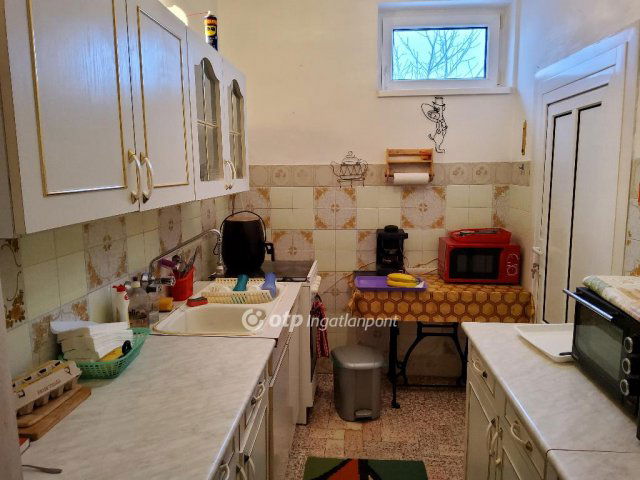 Eladó családi ház, Turán 58 M Ft, 3 szobás
