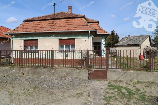 Eladó családi ház, Kiskőrösön 27 M Ft, 4 szobás