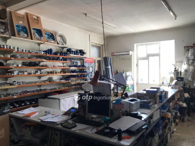 Eladó családi ház, Sásdon 24.5 M Ft, 2 szobás